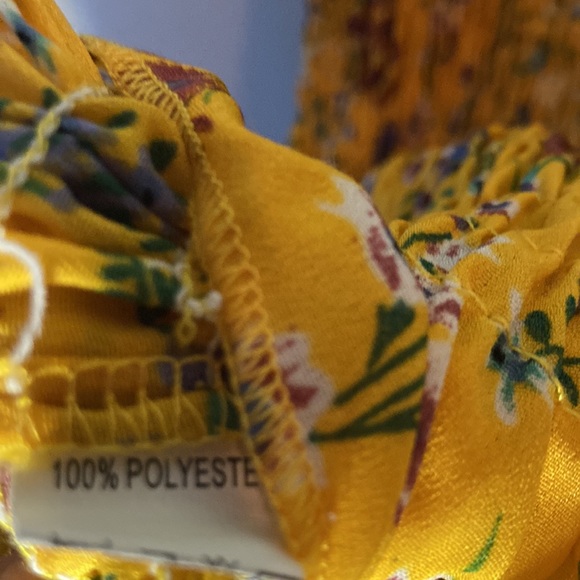 ❤️‍🔥5/20$ Women’s Summer☀️Yellow Floral Rouged Short Sleeve Cropped Top - Picture 6 of 6